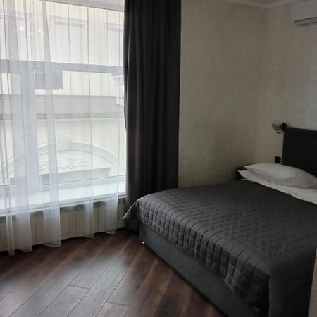 Hotel Safari-Club à Vinnytsia Extérieur photo