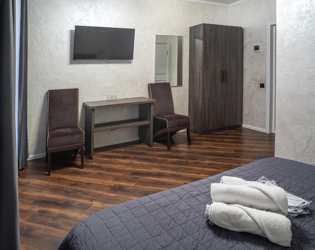 Hotel Safari-Club à Vinnytsia Extérieur photo