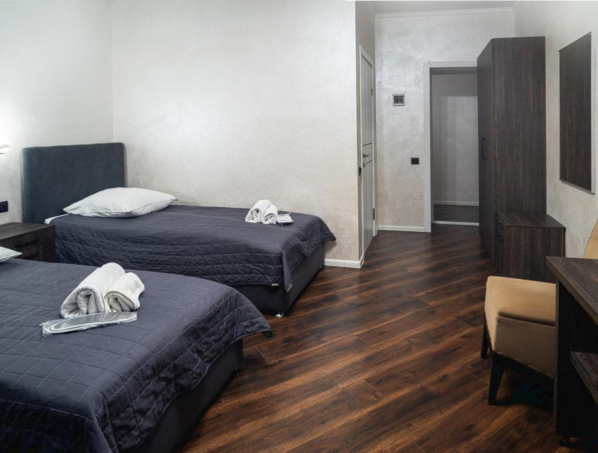 Hotel Safari-Club à Vinnytsia Extérieur photo