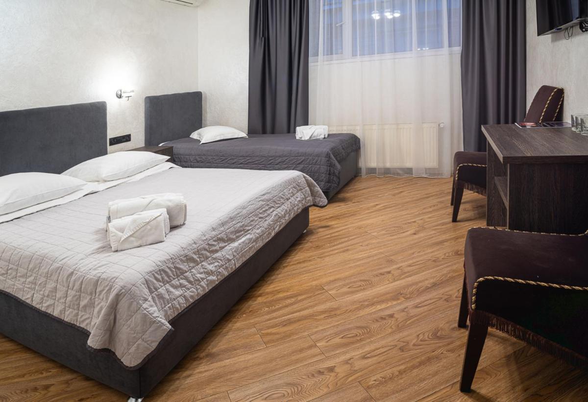Hotel Safari-Club à Vinnytsia Extérieur photo
