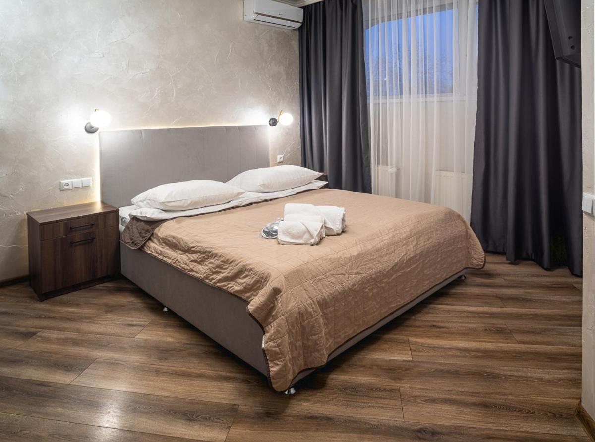 Hotel Safari-Club à Vinnytsia Extérieur photo
