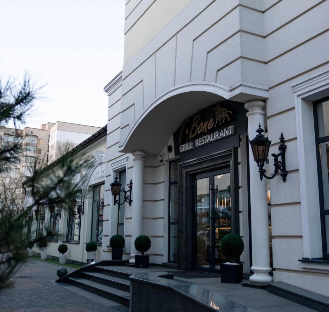Hotel Safari-Club à Vinnytsia Extérieur photo