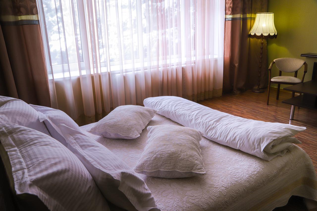 Hotel Safari-Club à Vinnytsia Extérieur photo